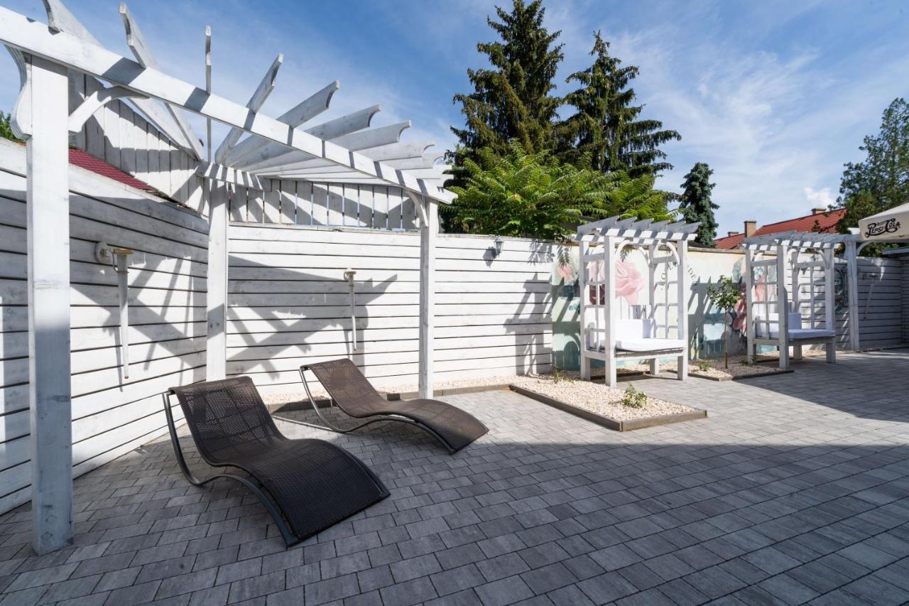 Villa Rose Garden Nyiregyhaza Exterior foto